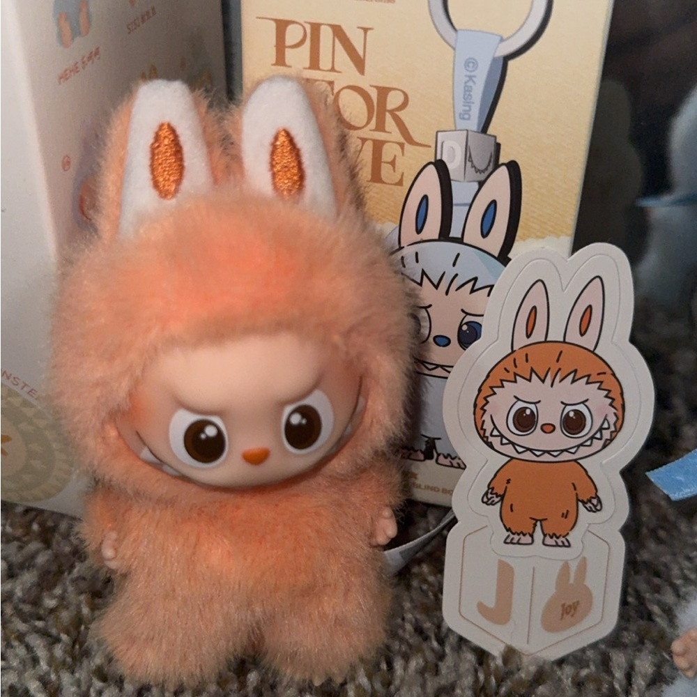 100% Authentic ‘Pin for Love’ confirmed letter Labubu 🧡